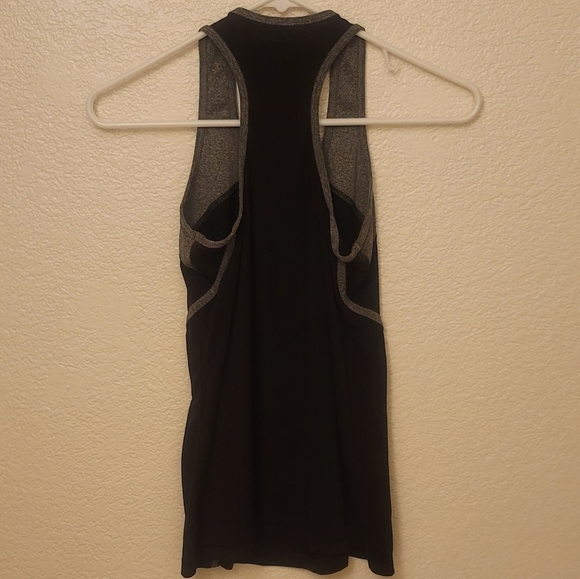 Women's Vogo Athletica Tank Top Size Medium - Picture 2 of 3